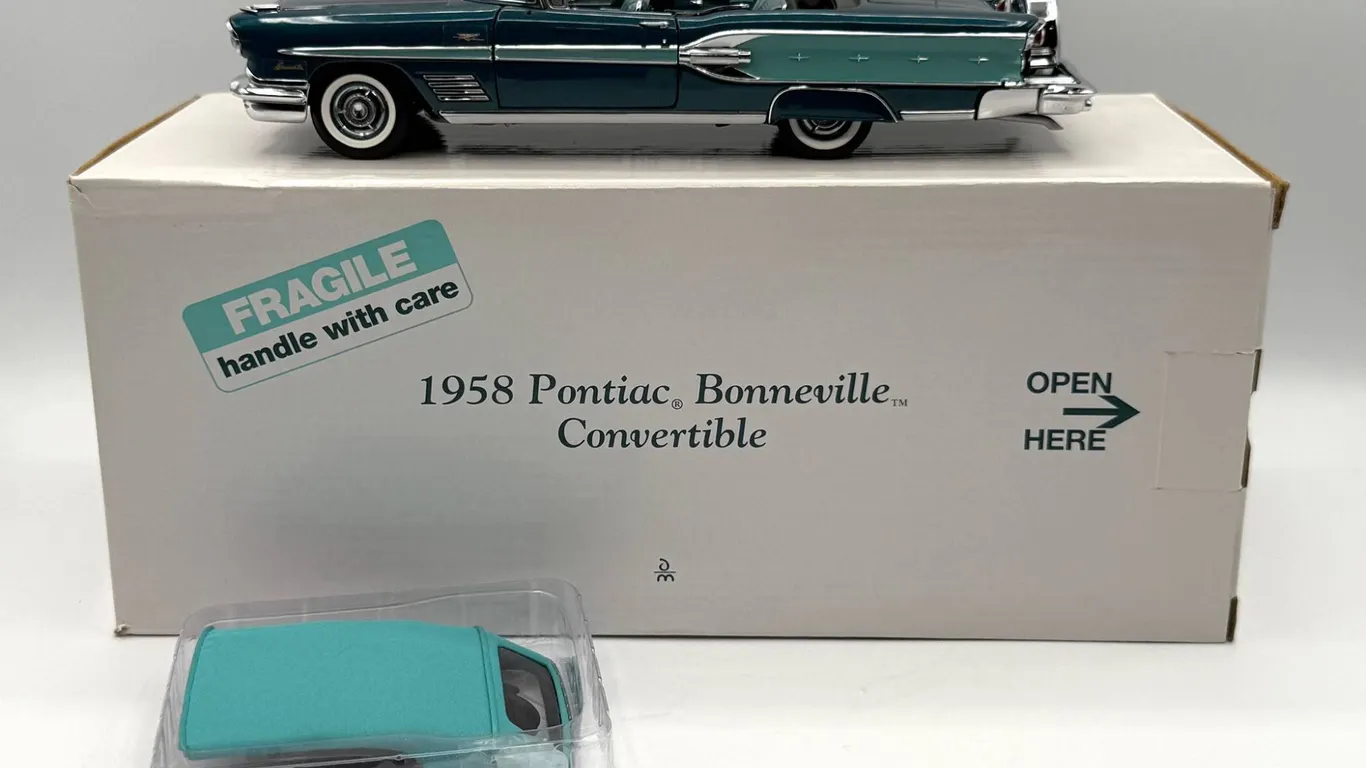 Danbury Mint - 1958 Pontiac Bonneville