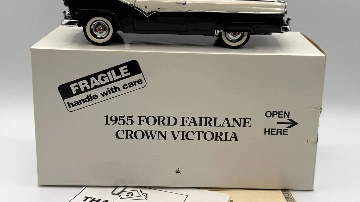 Danbury Mint - 1955 Ford Fairlane