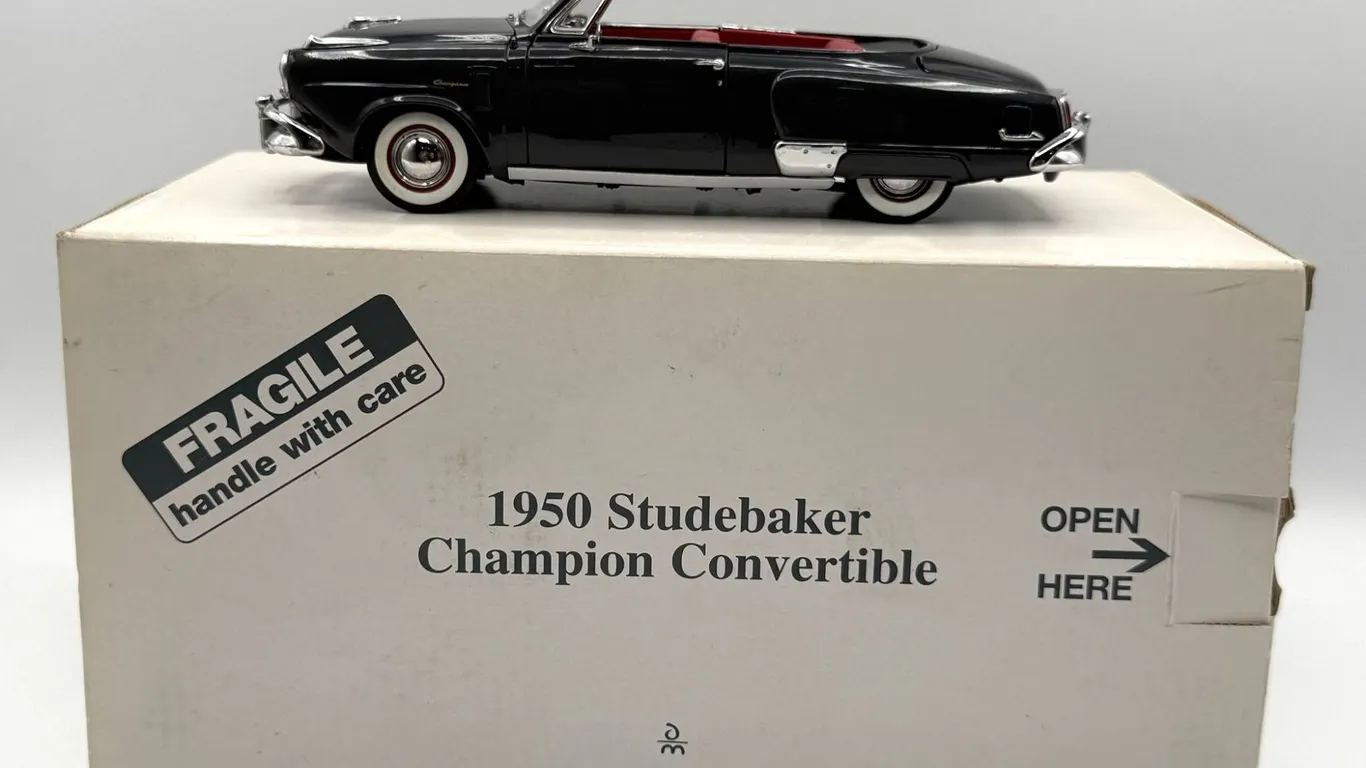 Danbury Mint - 1950 Studebaker Convertible