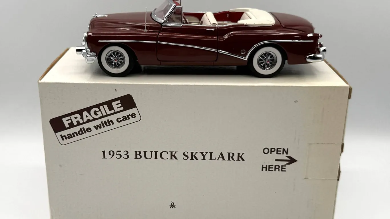 Danbury Mint - 1953 Buick Skylark