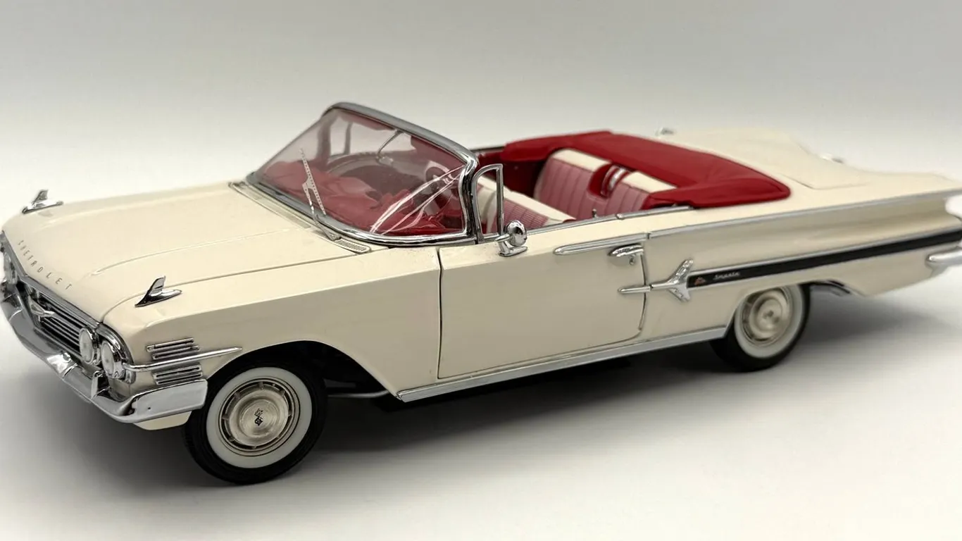 Danbury Mint - 1960 Chevrolet Impala