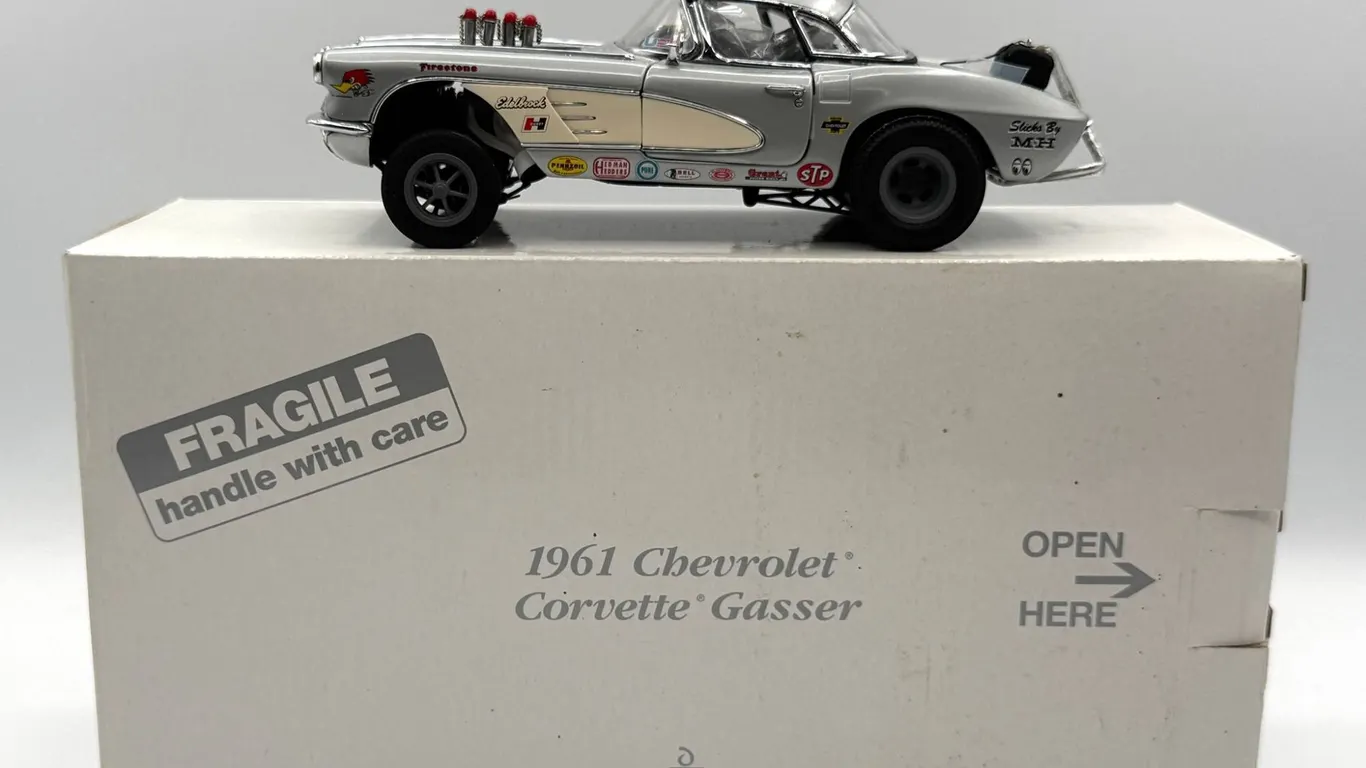 Danbury Mint - 1961 Corvette Gasser