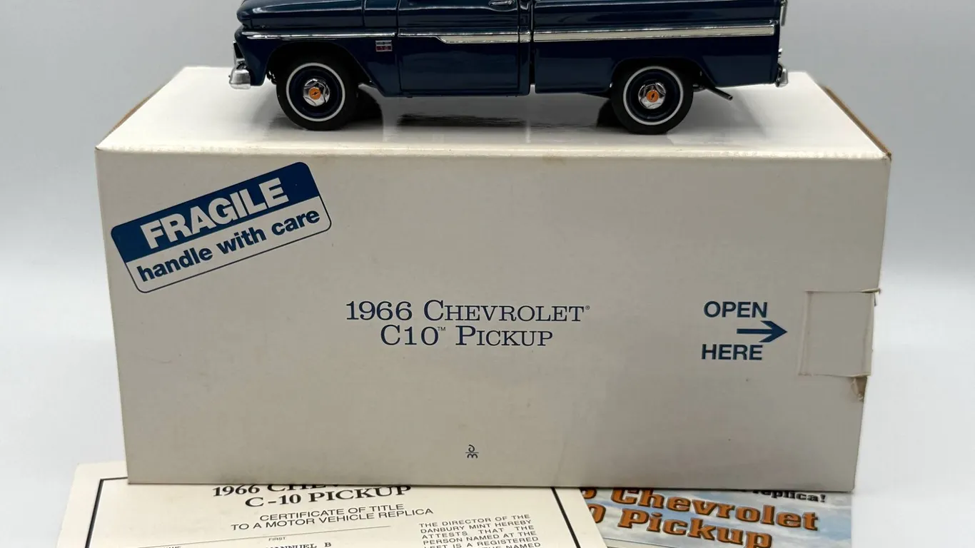 Danbury Mint - 1966 Chevrolet C10 Pickup