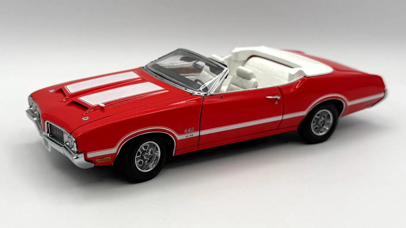 Danbury Mint - 1970 Oldsmobile 442 Convertible