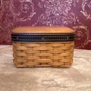 Longaberger 2001 Mother's Day Basket with Lid and Protector