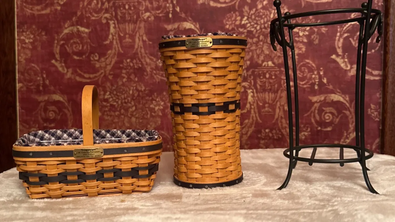 Longaberger Collector Club 2003 J.W. Miniatures Basket Set with Stands and Accessories