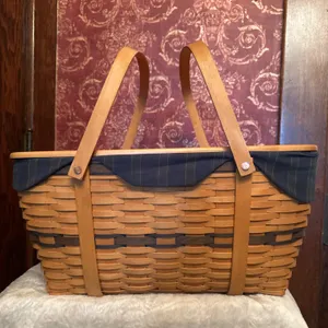1999 Longaberger Family Picnic Basket with Accessories