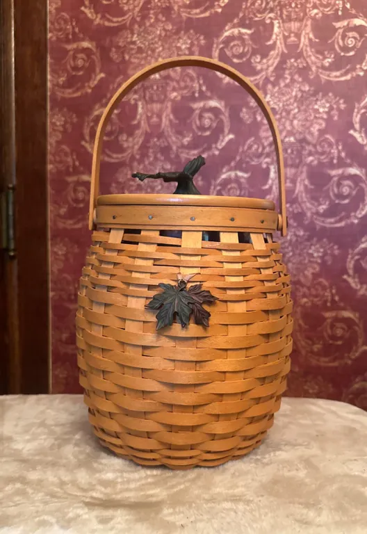 Longaberger 2000 October Fields Basket with Lid and Insert