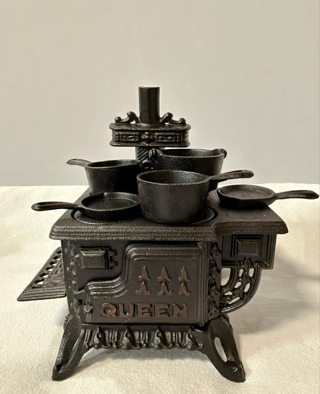 Miniature Cast Iron Queen Stove, Pots, Pans & More
