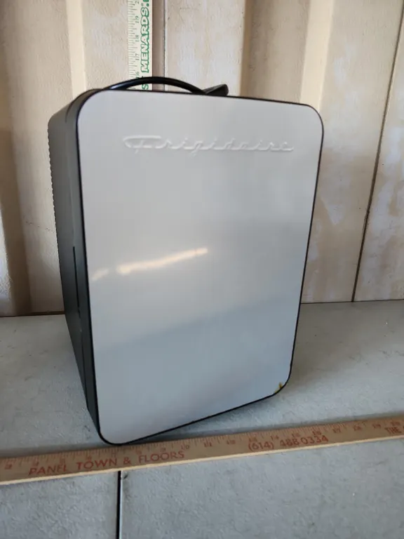 Frigidaire Mini Fridge, Electric 9.75"X11.5"X14.75"