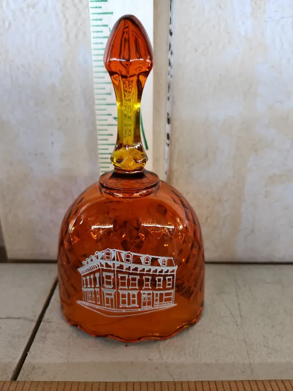 Numbered 2011 Fenton Festival Of The Bells Hillsboro, Ohio 6.5" Tall #377/850 (Missing Finger)