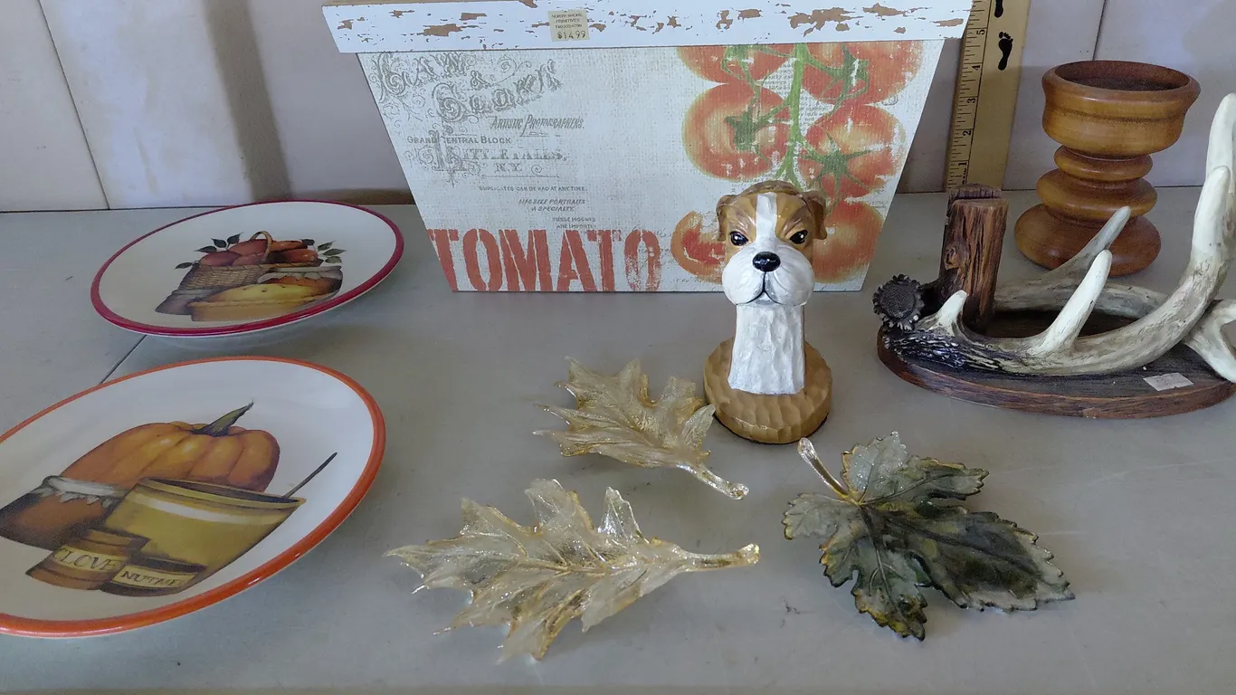 Tomatoes Decor Box, Dog Eye Glass Holder, Antler Knife Holder, Wood Candle Holder, 2 Ceramic Plates,