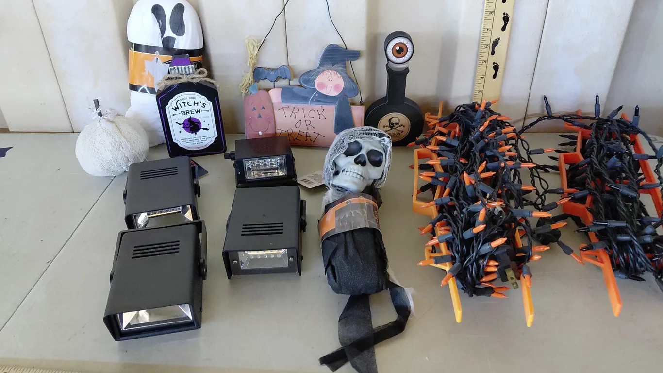 Halloween Decor, Lights, Strobe Lights, Etc.