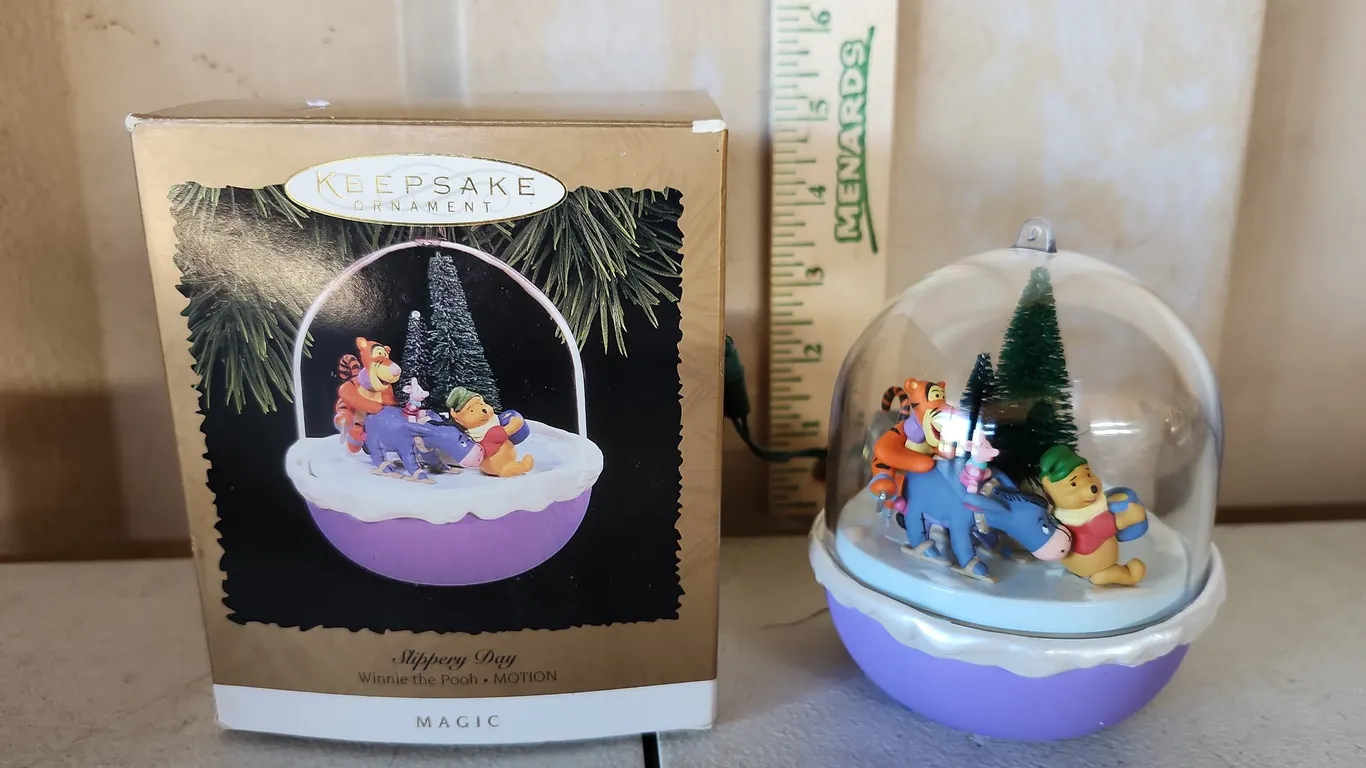 1996 Hallmark Keepsake Winnie The Pooh Slippery Day Motion Ornament