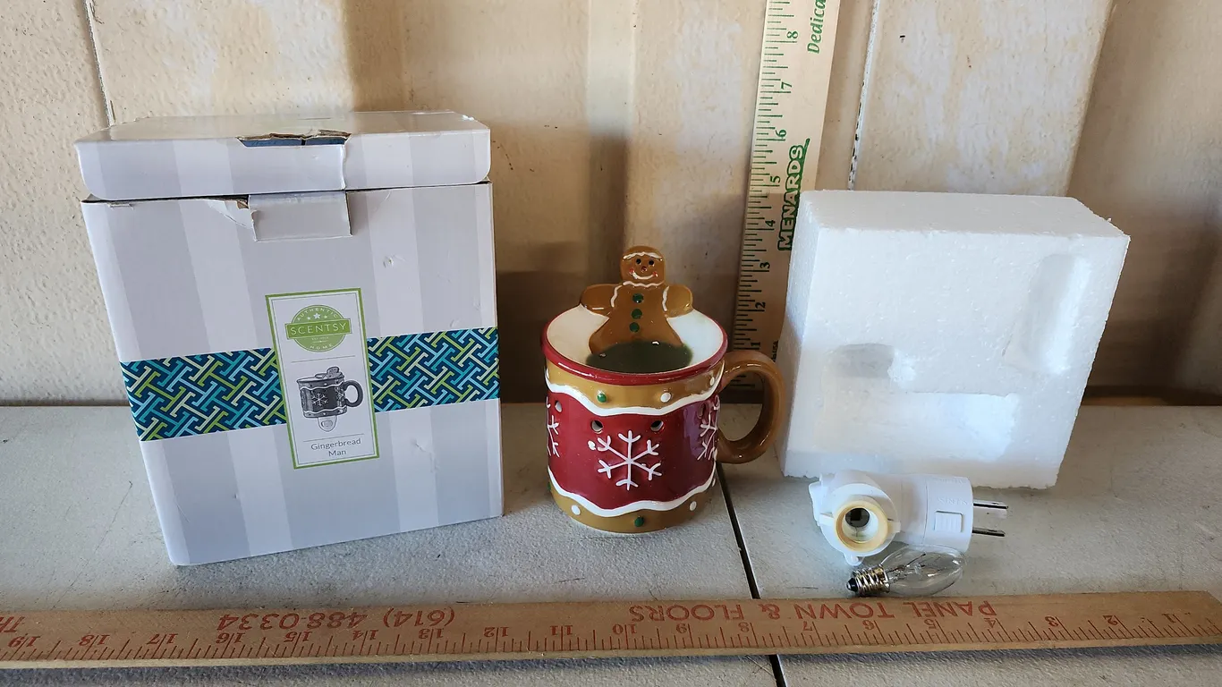 Scentsy Gingerbread Man Wall Plug Wax Warmer