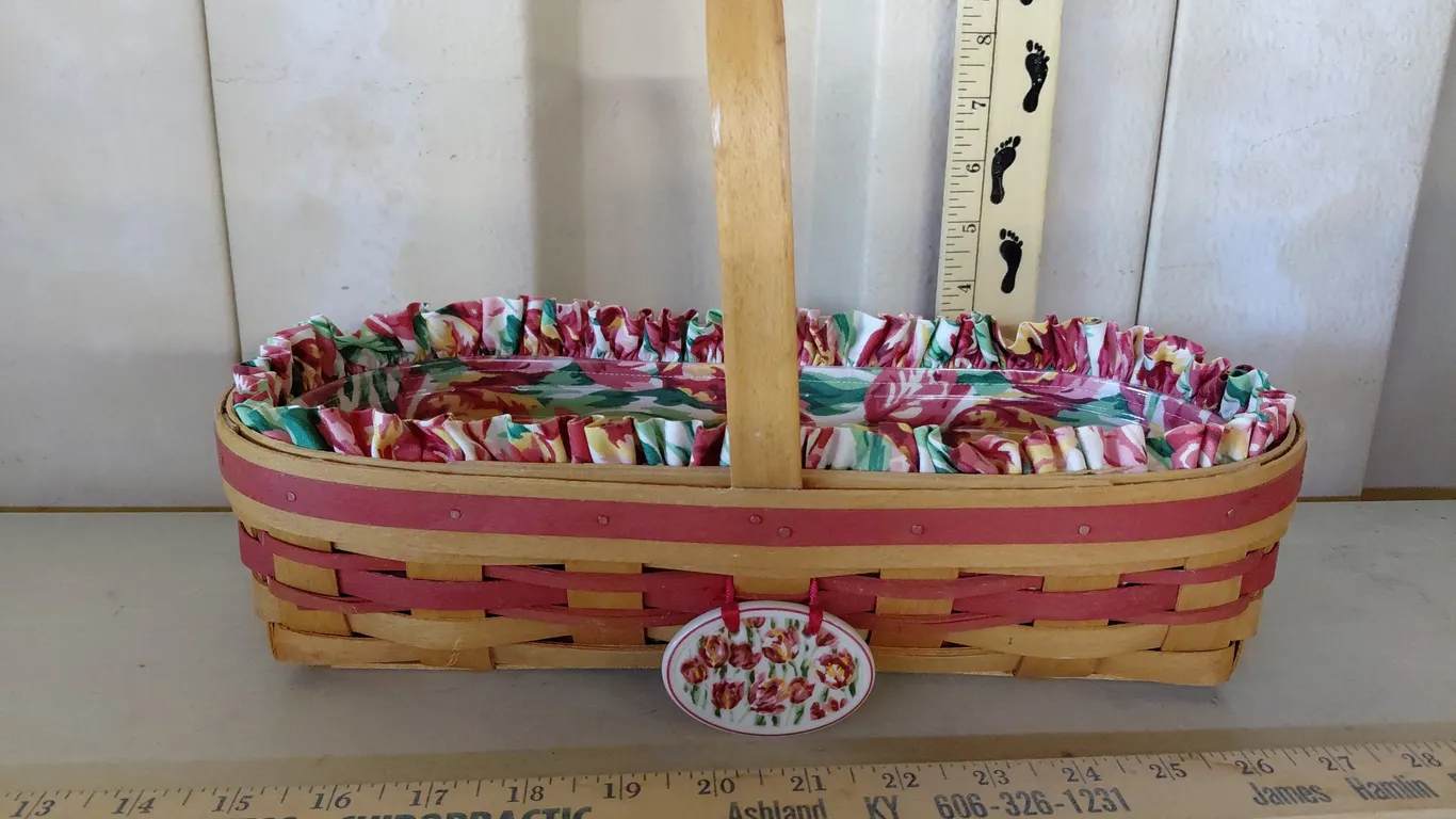 1995 Longaberger May Series Tulip Basket W/Liner, Protector, & Tie On 14"X6.5"X8.5"