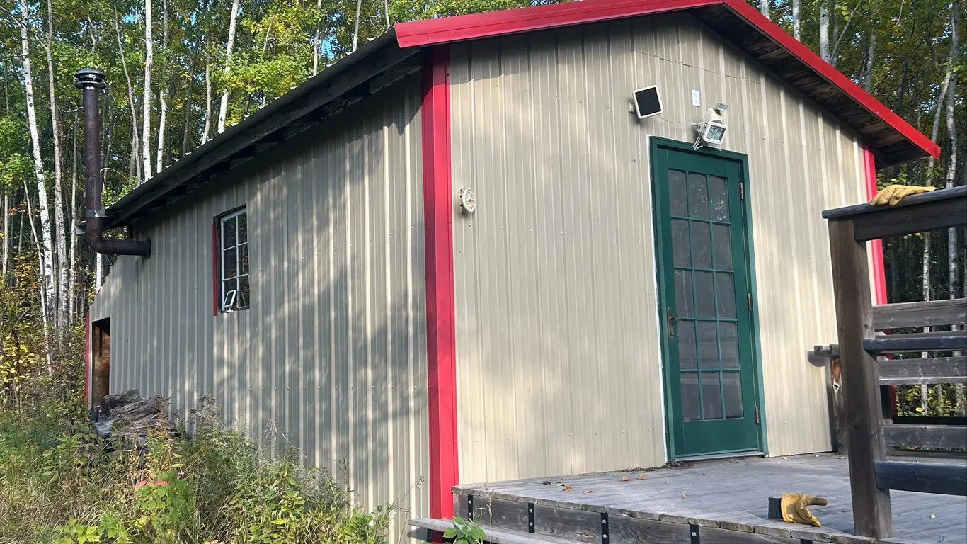 OFFSITE CRYSTAL SPRINGS: Building - 176" x 232"