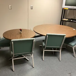 5’ WOODEN BREAKROOM TABLE