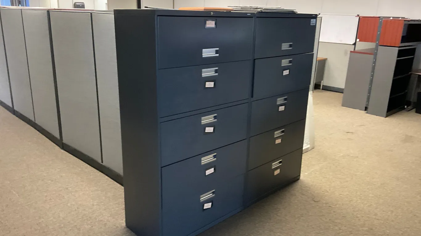 QTY OF (2) METAL FILE CABINETS