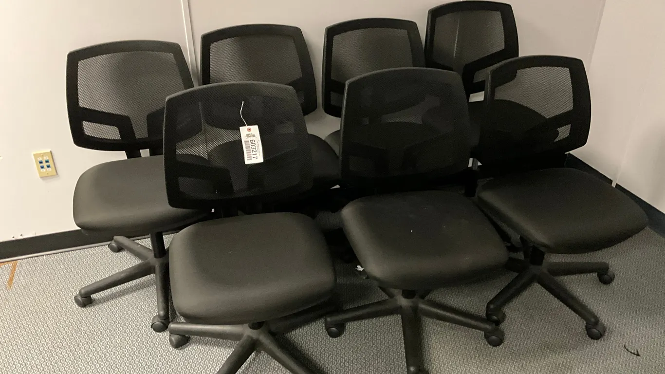 QTY OF (7) ROLLING OFFICE CHAIRS