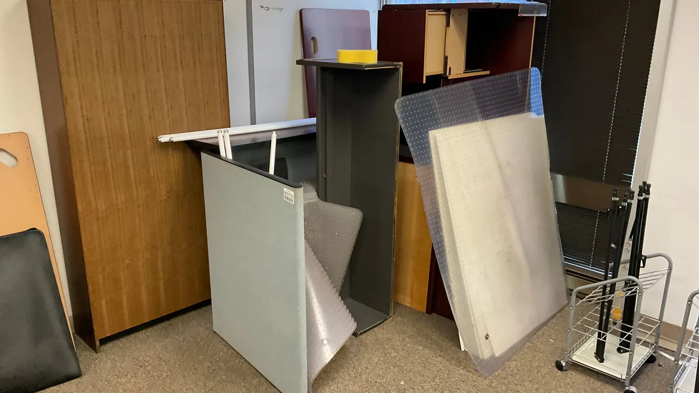 VARIOUS DESKS, FLOOR MATS, & CABINETS