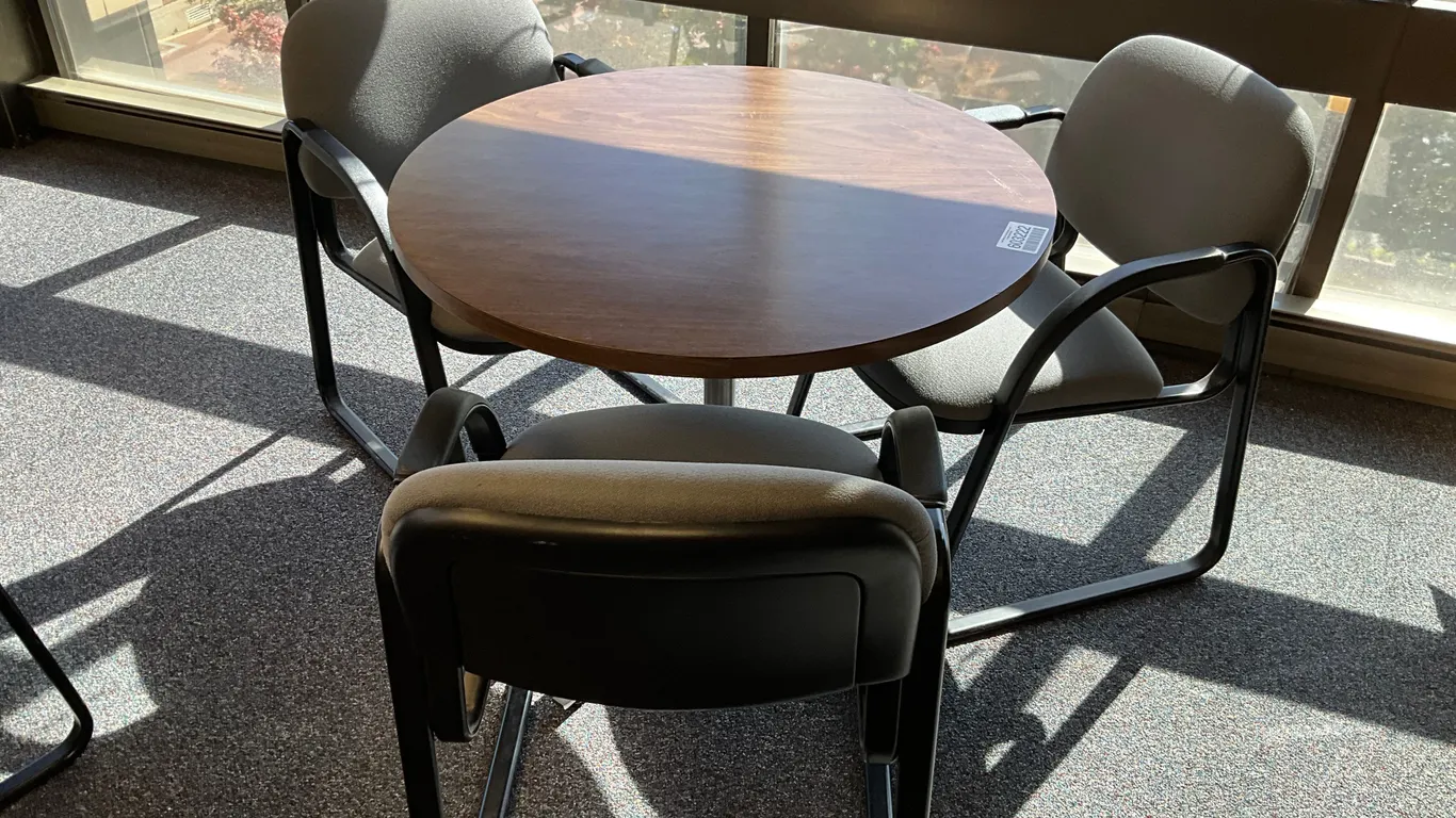 35.5” ROUND CONFERENCE TABLE