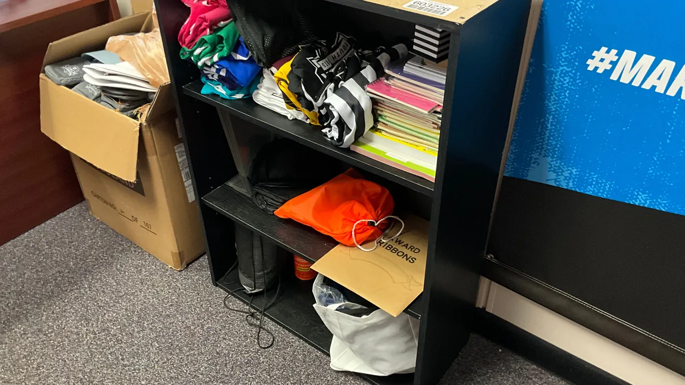3-SHELF BOOKCASE