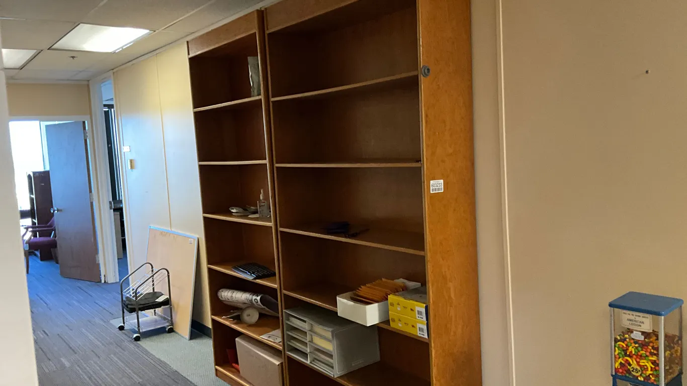 QTY OF (2) WOODEN BOOKCASES