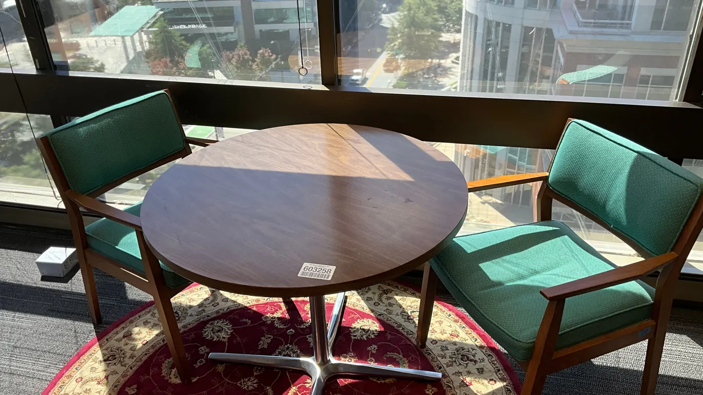 35” ROUND TABLE