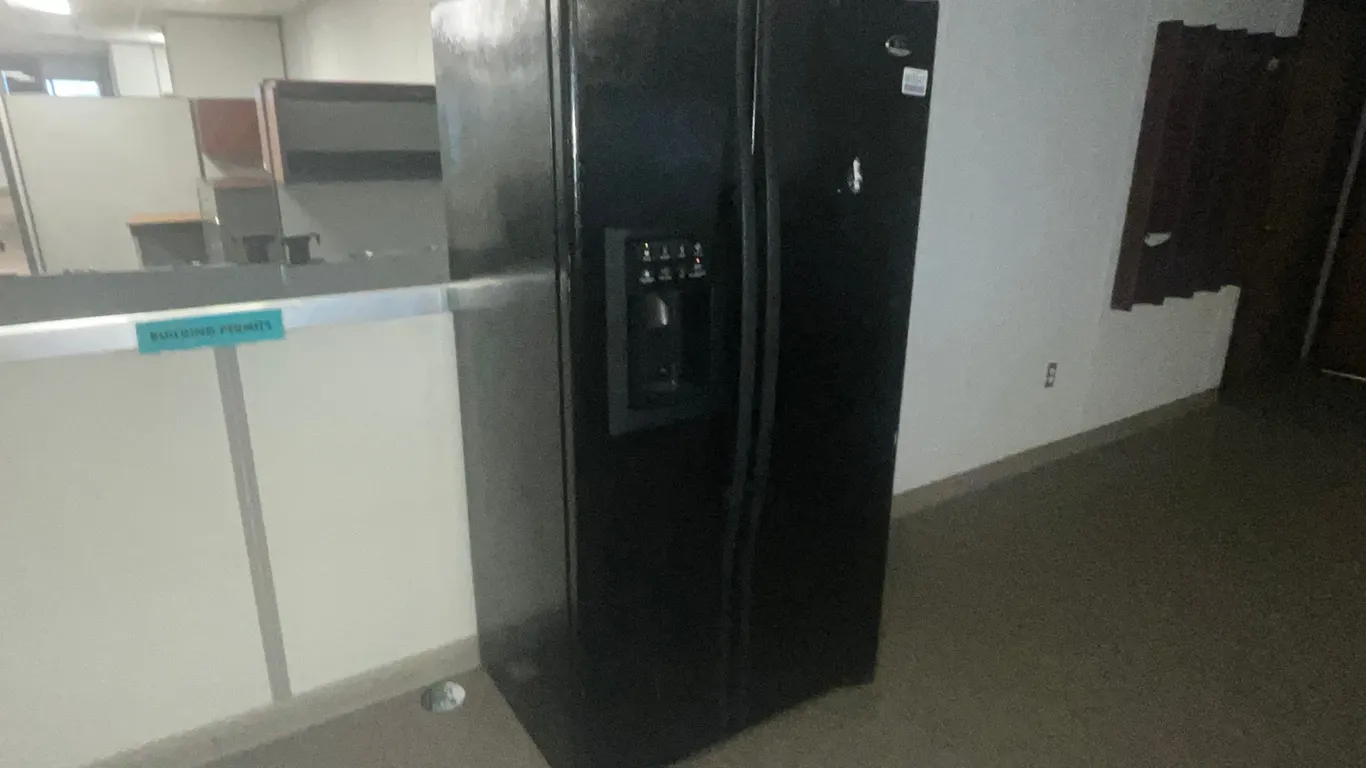 GENERAL ELECTRIC MODEL PSC23NGNA BB REFRIGERATOR