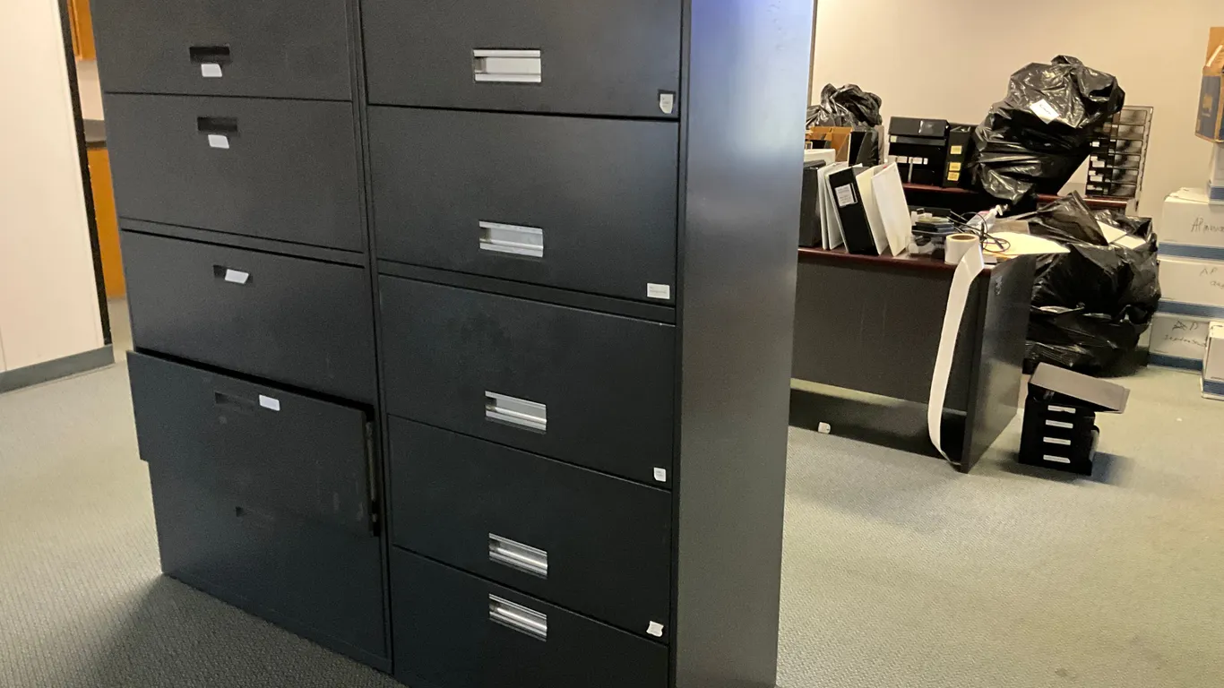 METAL FILE CABINET