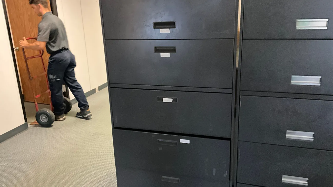 METAL FILE CABINET