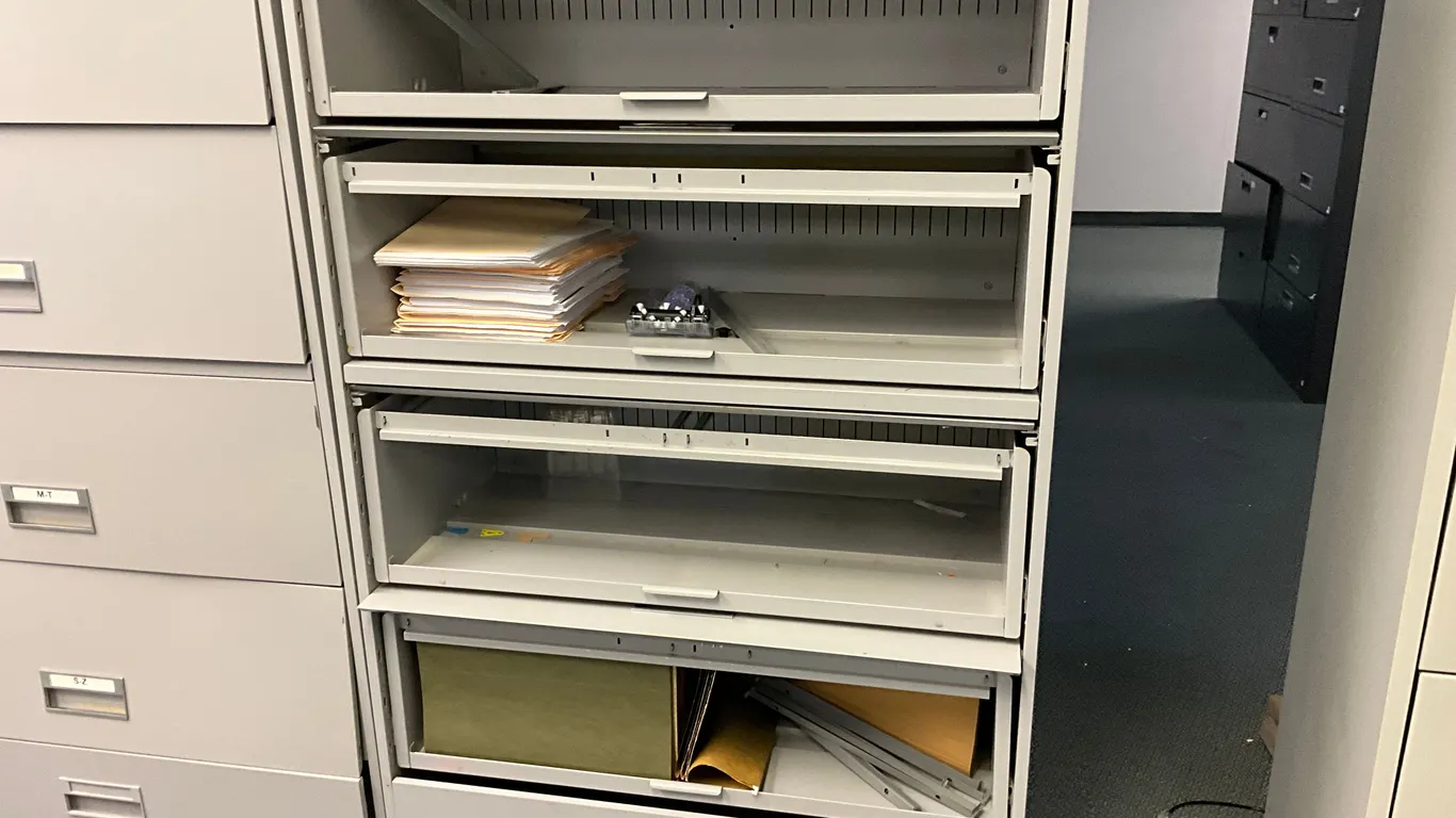 36”X18”X65” METAL FILING CABINET