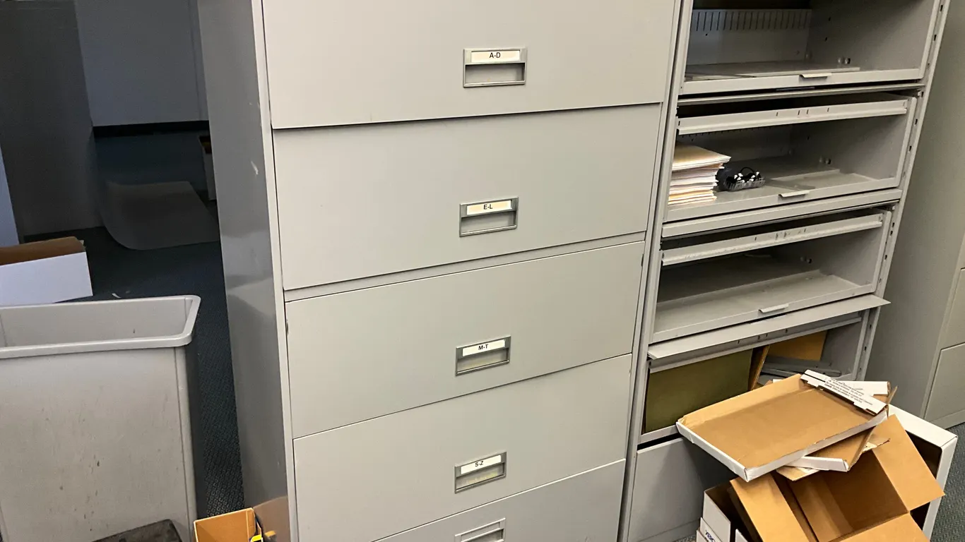42”X19”X67” METAL FILING CABINET
