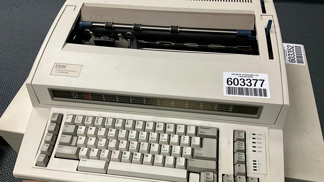 IBM LEXMARK PERSONAL WHEELWRITER 2 TYPEWRITER