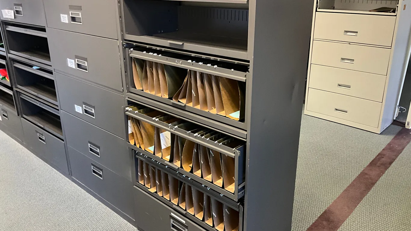 36”X18”X65” METAL FILE CABINET