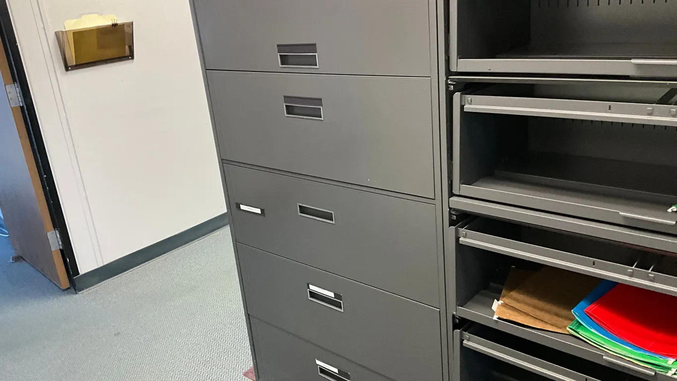 36”X18”X65” METAL FILE CABINET