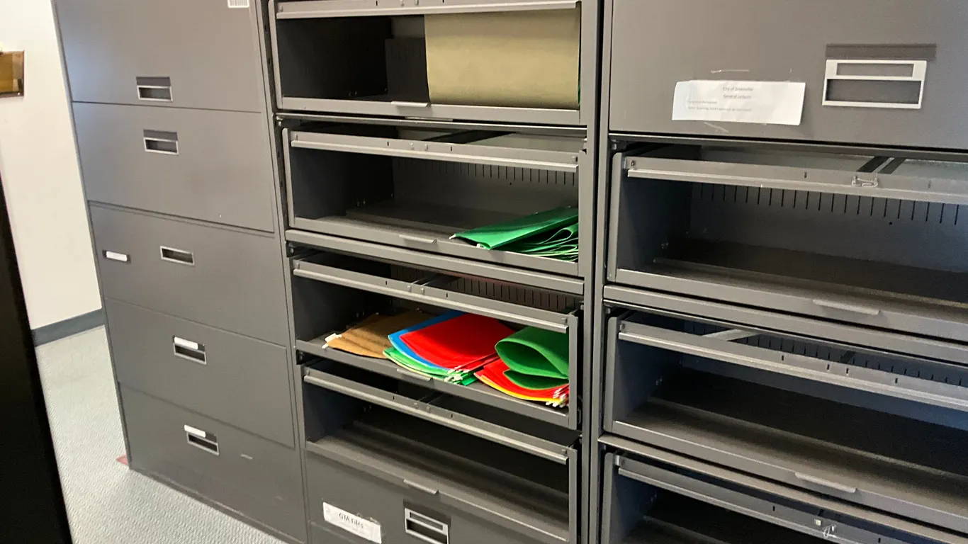 36”X18”X65” METAL FILE CABINET