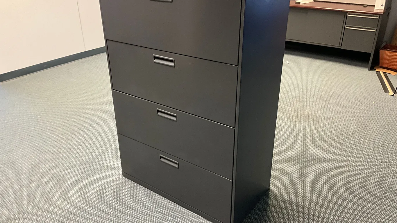 36”X18”X53” METAL FILING CABINET