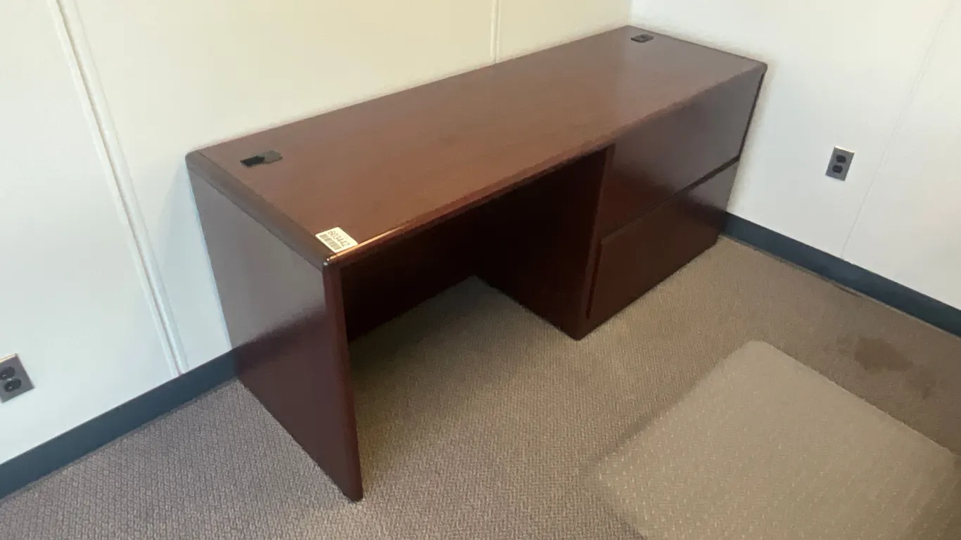 DESK W/ DRAWERS