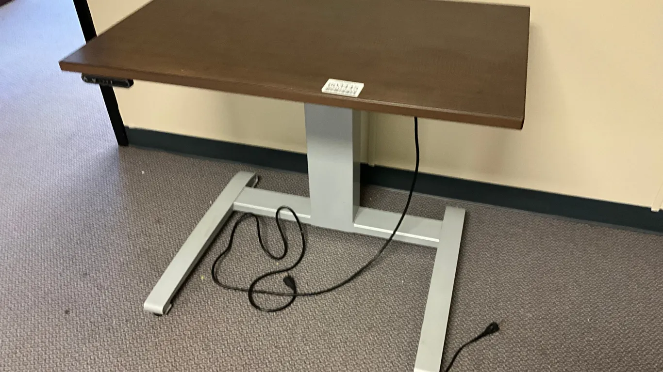 36”X24” ADJUSTABLE HEIGHT WORK STATION
