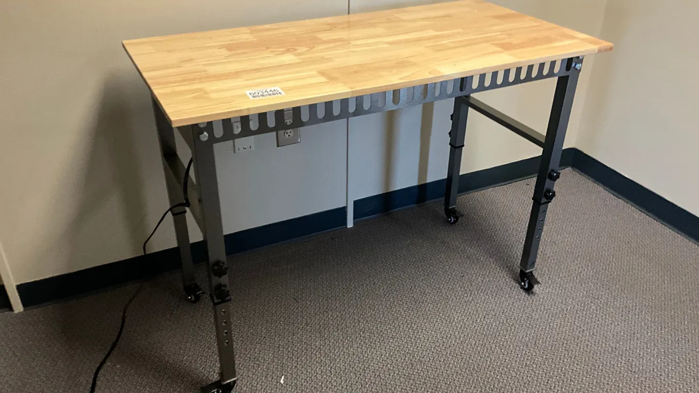 48”X24X34” ROLLING TABLE