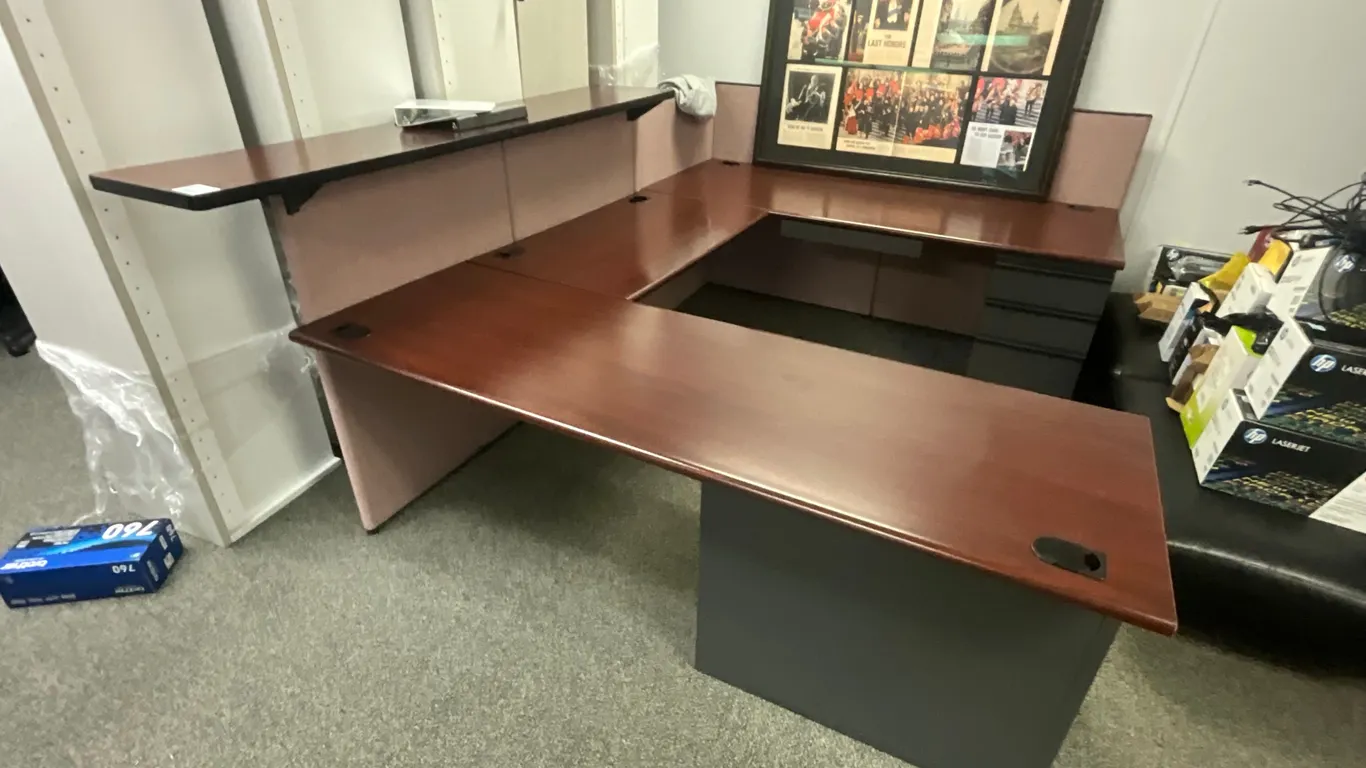 82”-94”-44” USHAPED DESK WITH DRAWERS, DIVIDERS & UPPER TABLETOP
