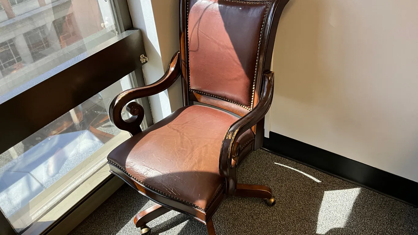 QTY OF (2) OFFICE CHAIRS