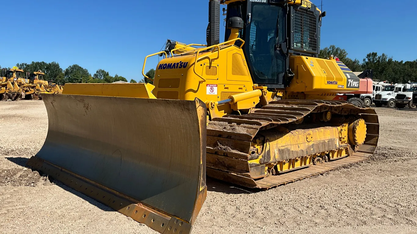 2023 KOMATSU D71PXI-24 CRAWLER TRACTOR SN: KMT0D137TPA071895