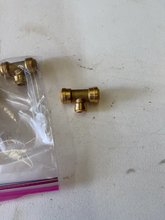 3/4-1/2 inch reducing tees 6 pieces