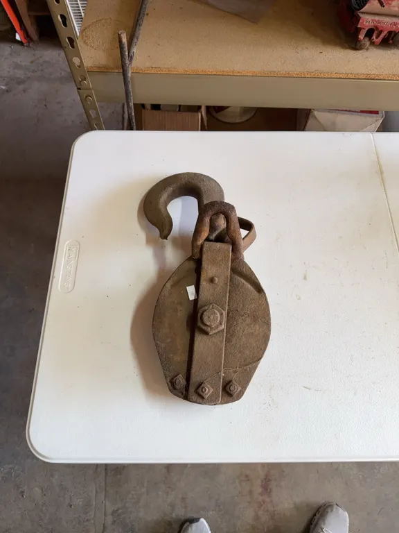 Antique snatch block pulley