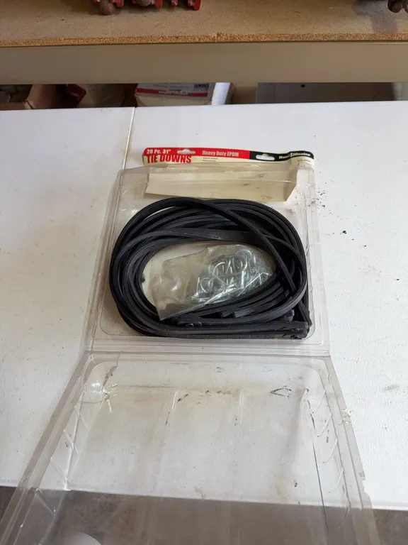 Heavy duty bungee tiedowns