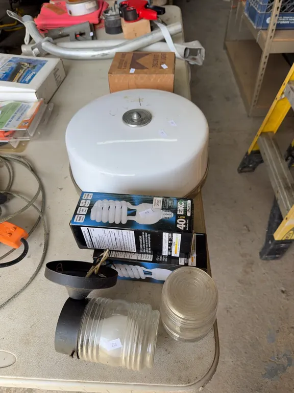 3 lights, 3 40watt bulbs