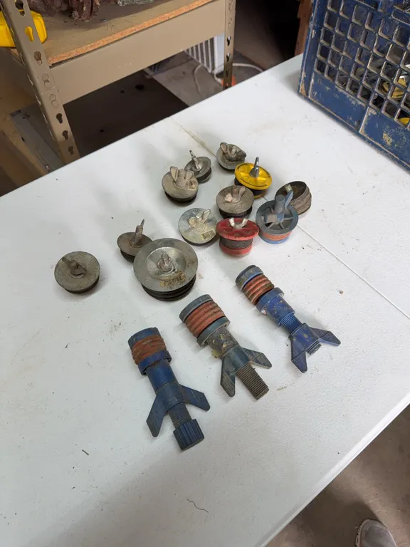 20 test caps, 1 1/2 -2 inch